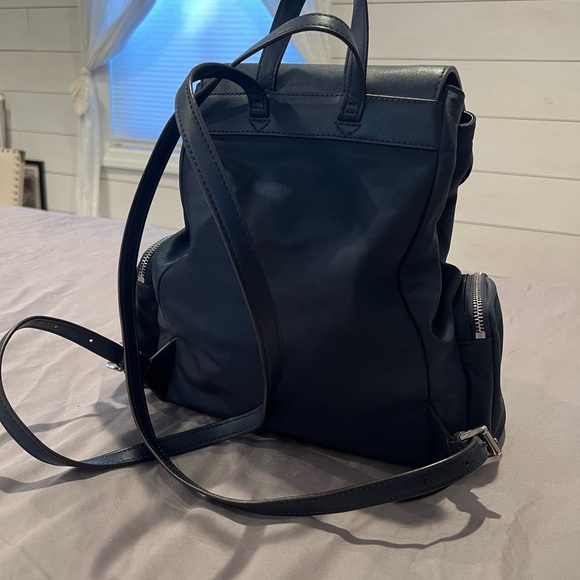 Michael Kors Large Cargo Abbey Nylon Drawstring Backpack Bag in Navy - Picture 4 of 6